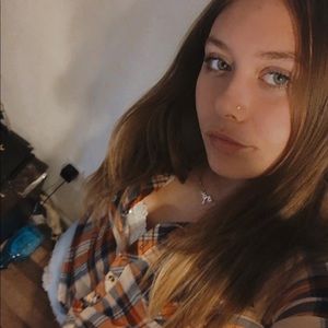 Meet your Posher, Chloe